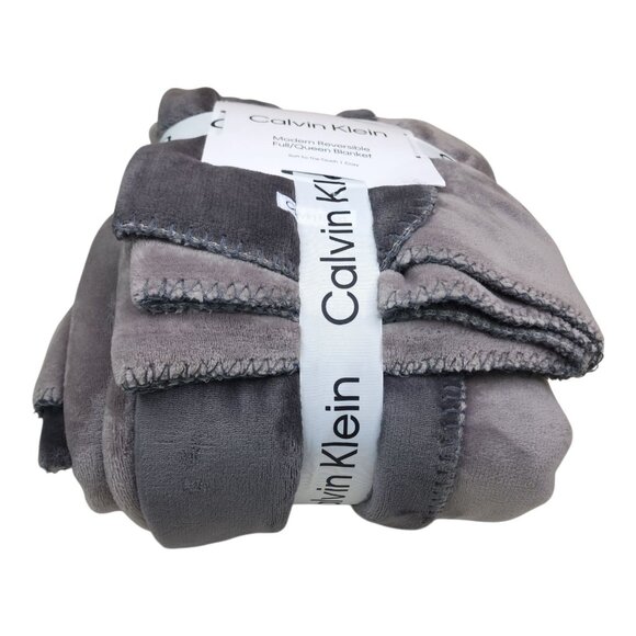 Calvin Klein Modern Reversible Full/Queen Blanket  Soft & Cozy 90"x90" Lush Grey - Picture 7 of 10
